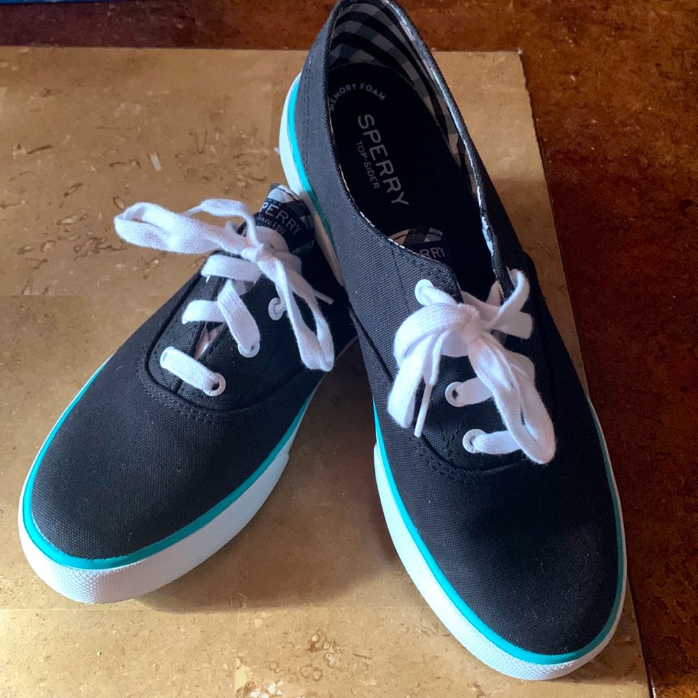 Black Canvas Sperry Tennis Shoes